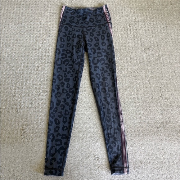 Peloton High waisted Leopard Print Leggings XS Activewear - Picture 2 of 4